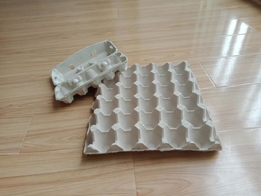 เครื่องทำกล่องไข่กระดาษเสียที่ทนทานเครื่องขึ้นรูปลูกสูบชนิด 1,000 ชิ้น / ชั่วโมง
